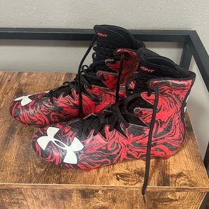 Men’s Under Armour football cleats